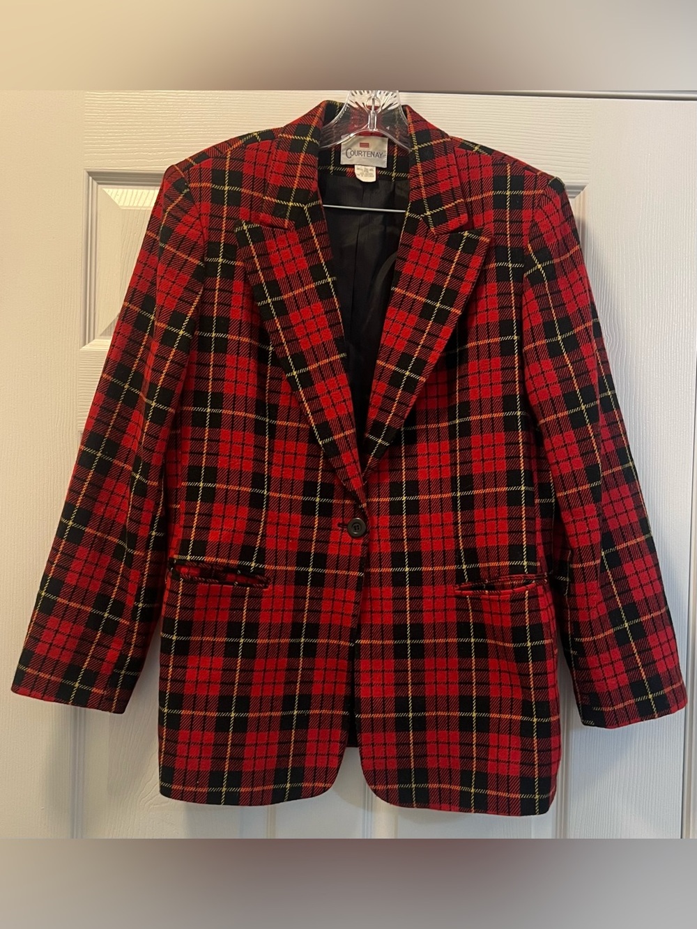 Courtenay Vintage Red & Black Tartan Blazer, size 12. 100% wool & fully lined.